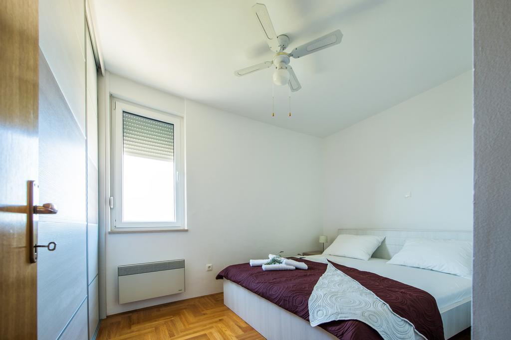 Apartment Dominik Подстрана Екстериор снимка