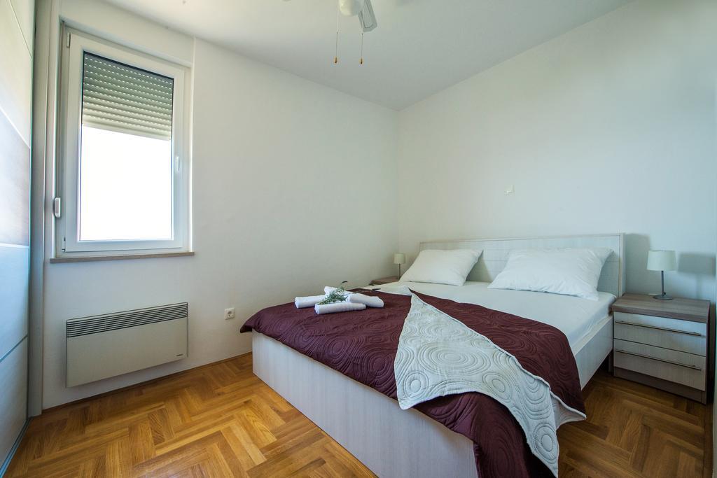 Apartment Dominik Подстрана Екстериор снимка