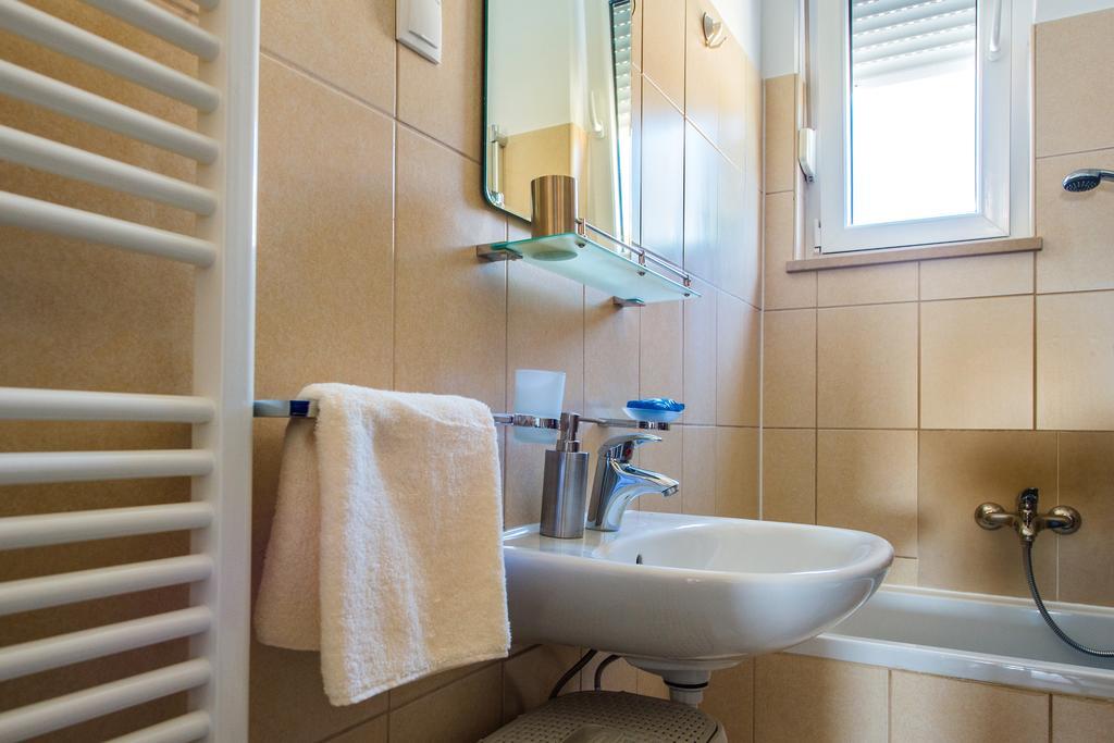 Apartment Dominik Подстрана Екстериор снимка